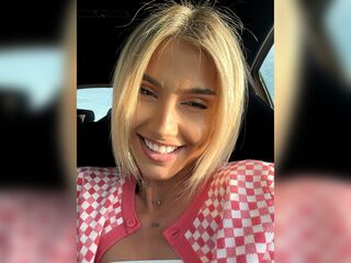 CassieMave
