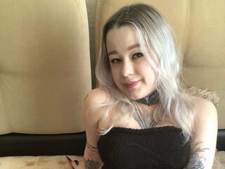 EshlyZee
