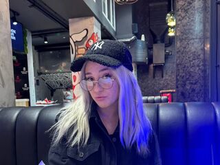 MelanieHelf