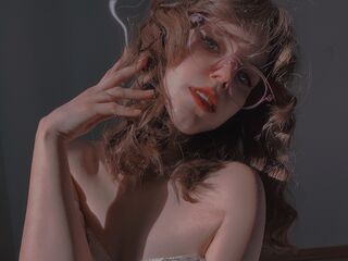 PeachyEva