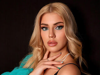 RoxieBlond